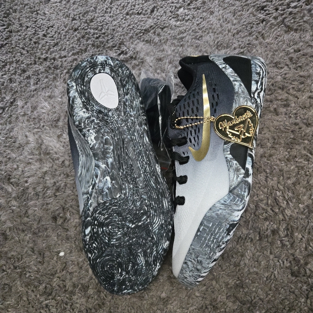 Nike Kobe 9 IX Low EM GS 7Y Mambacita Black Met Gold White 012026 - Picture 5 of 10